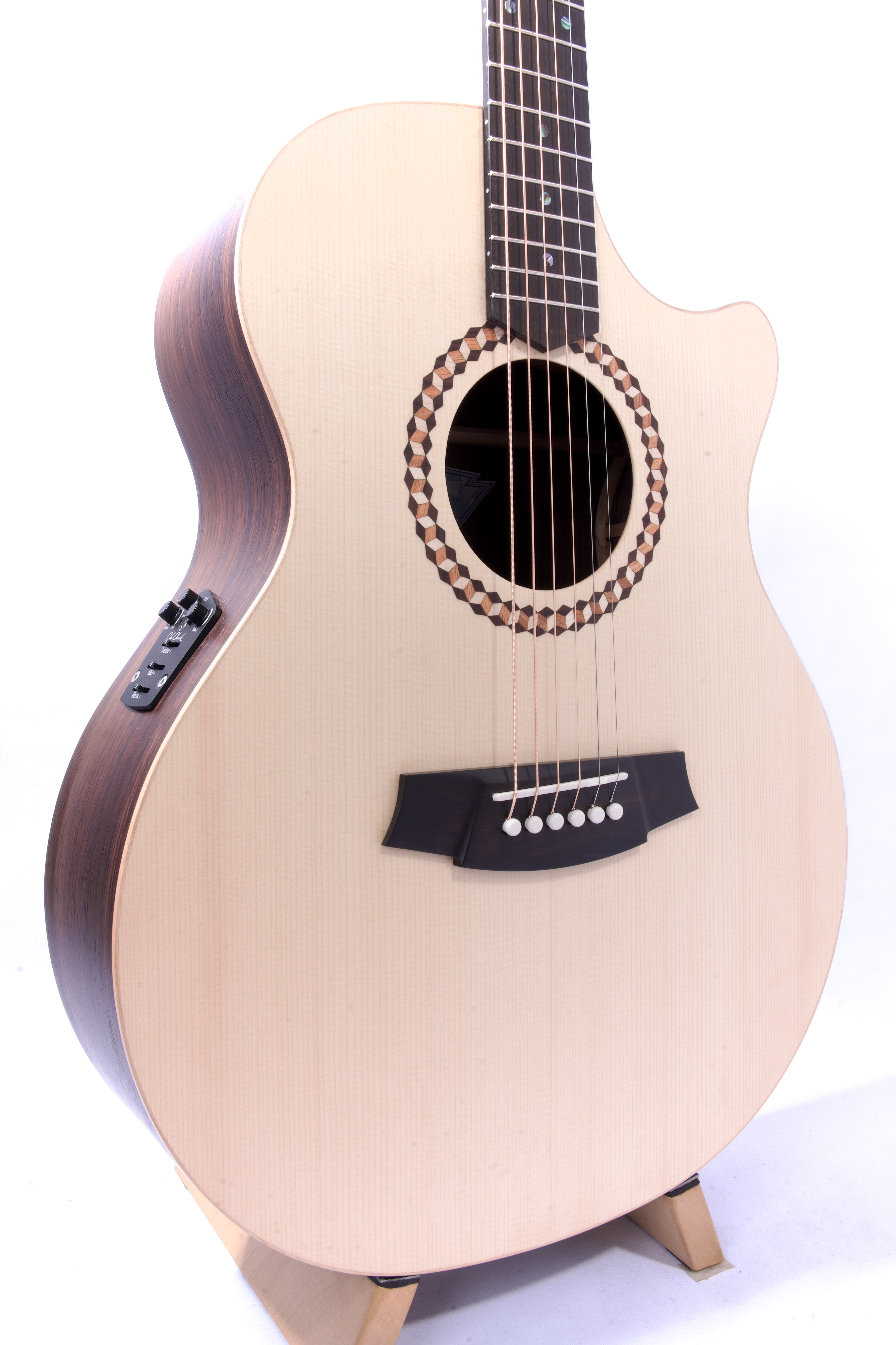 Westerngitarre - Cole Clark RAN2EC SRE