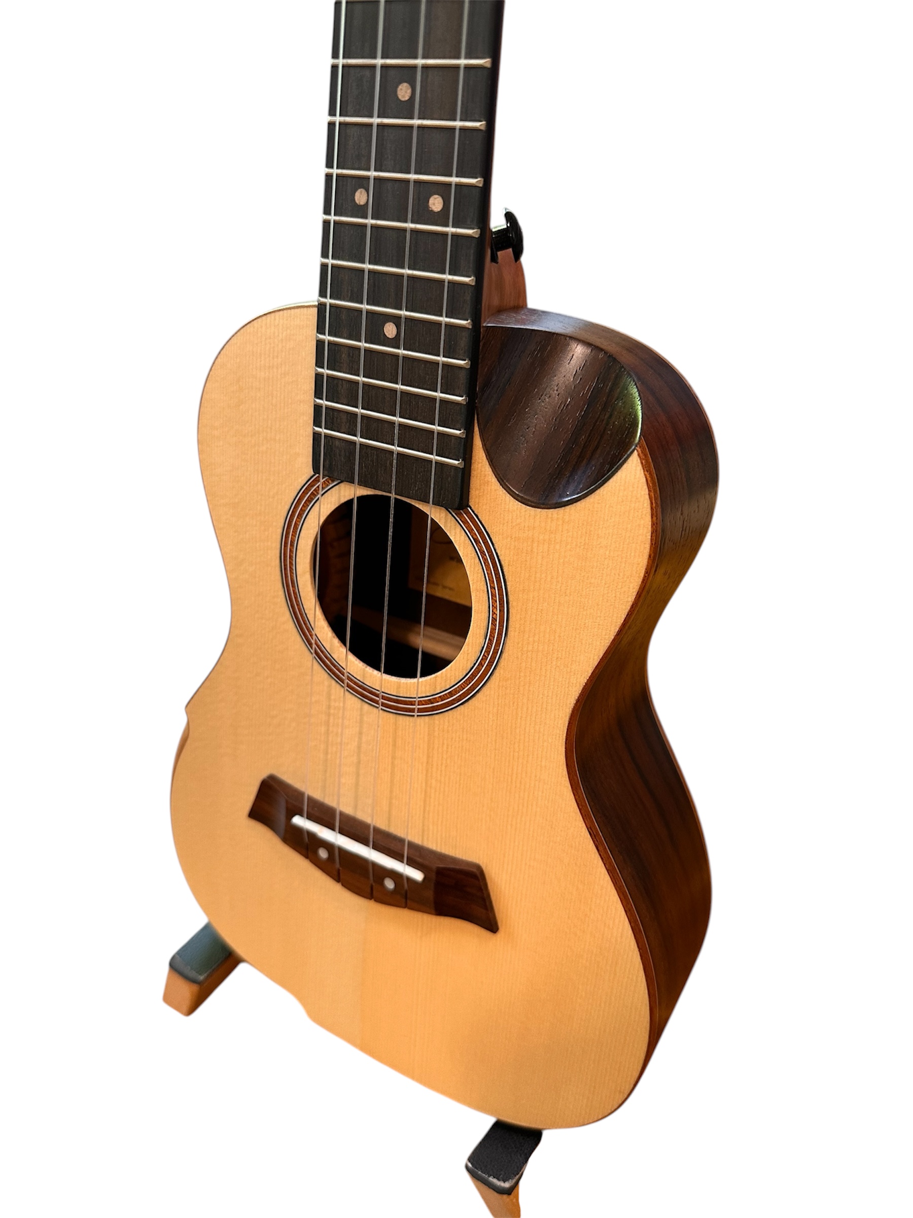 Konzertukulele - Shape W38 Cut Lean