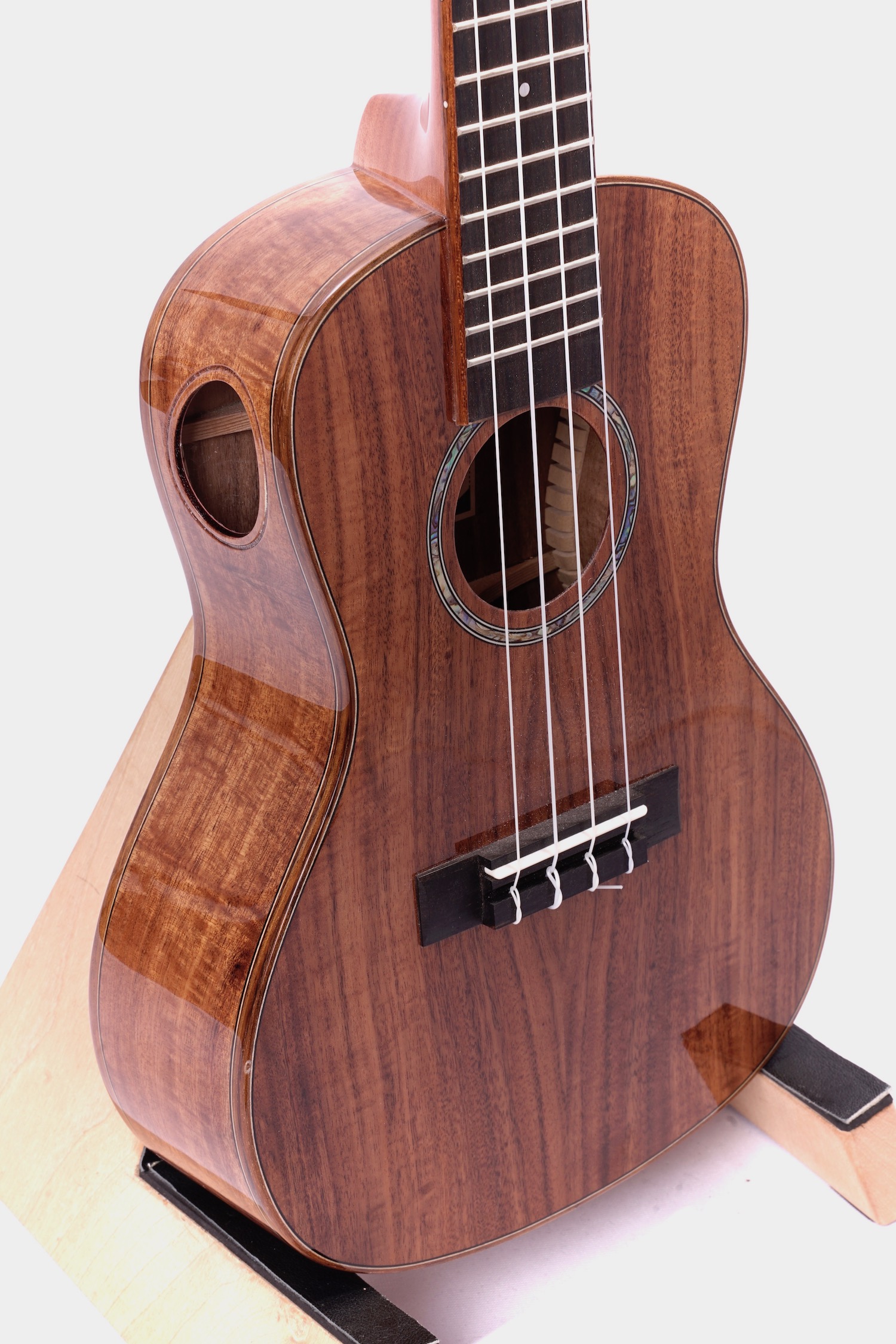 Ideal für unterwegs! Wunderschöne Ortega Konzert Ukulele aus Sapele in Natur 