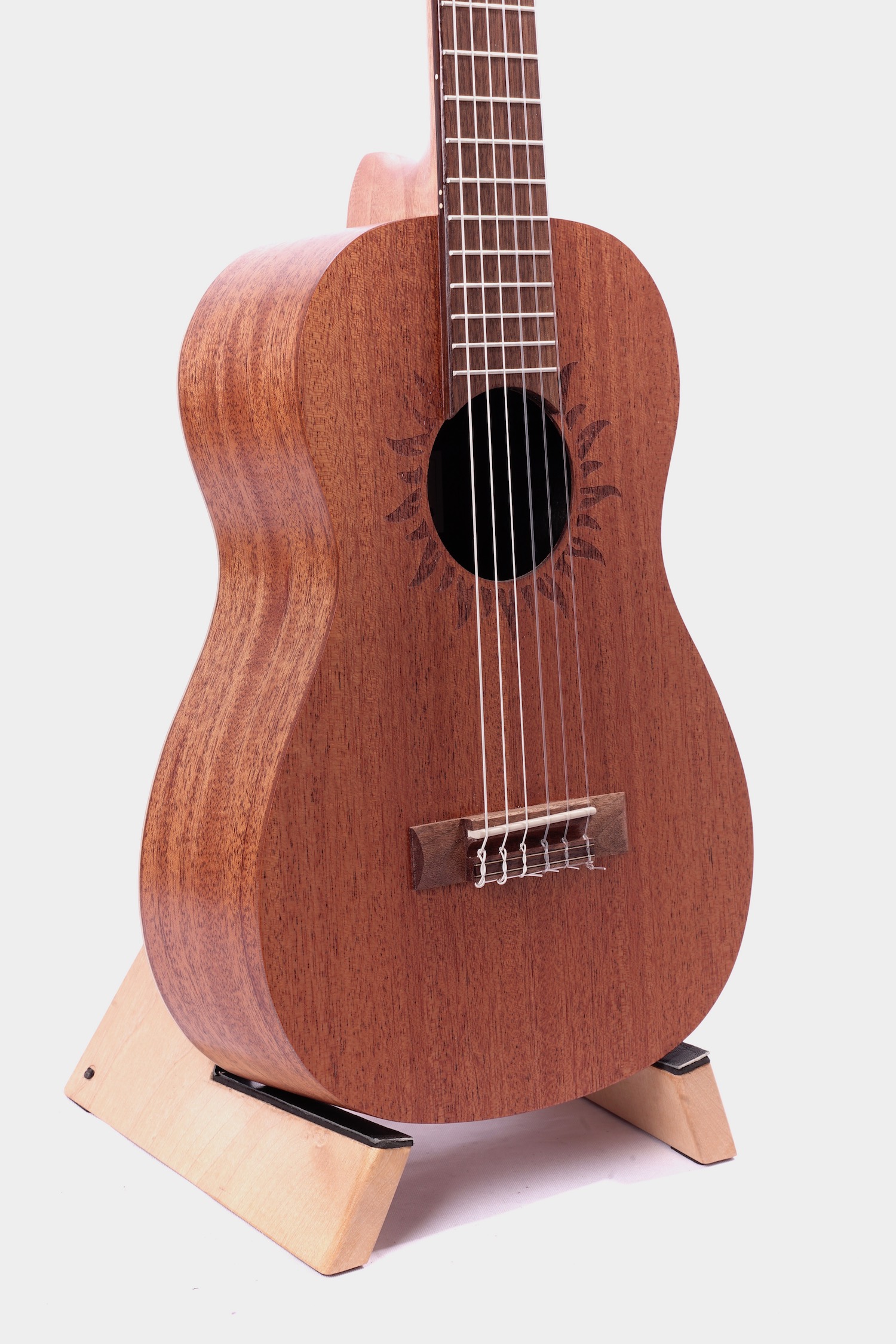 Ukulele - Baton Rouge V2-G Sun Guitarlele