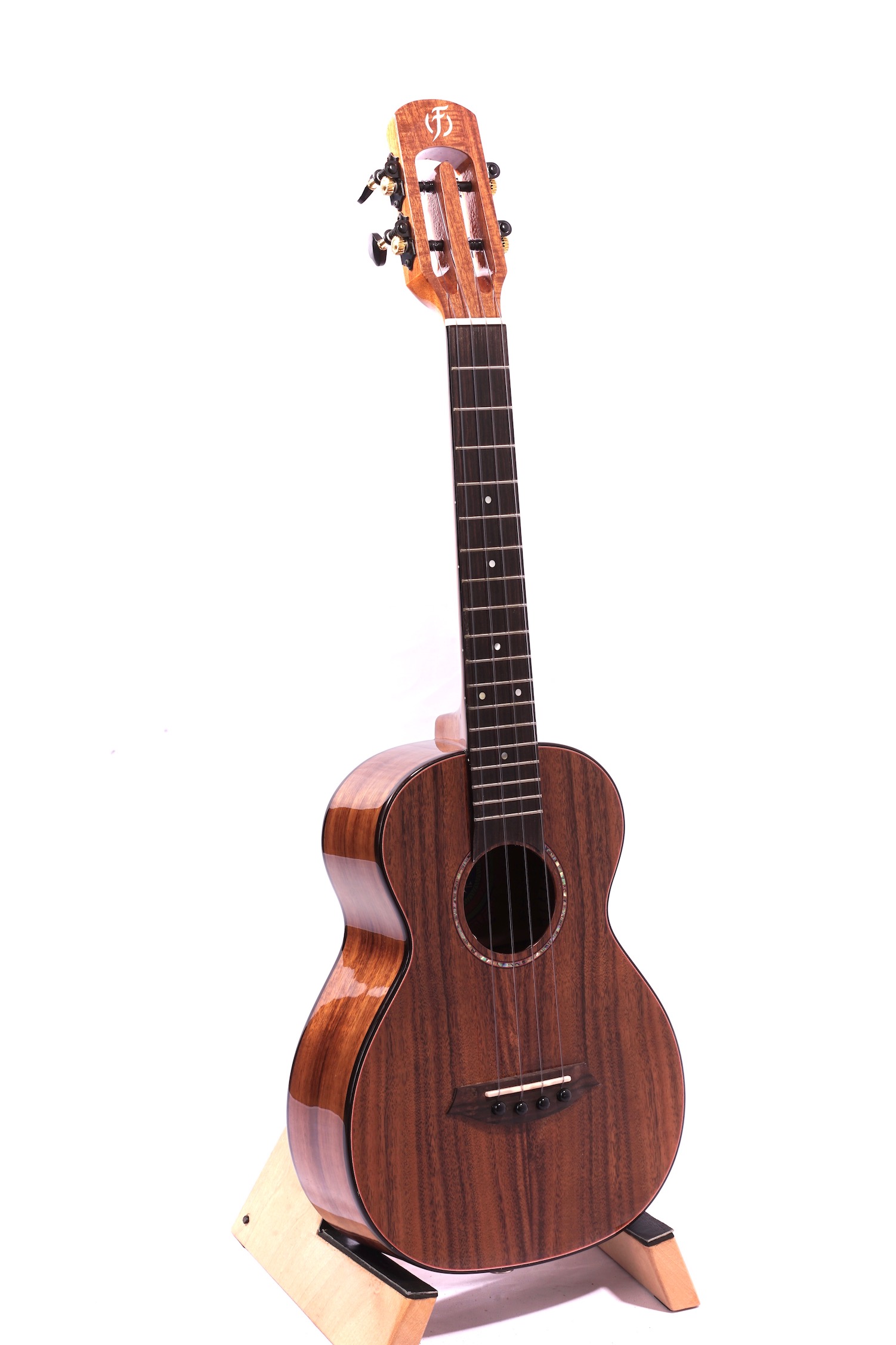 Tenorukulele - Flight Phantom EQ-A