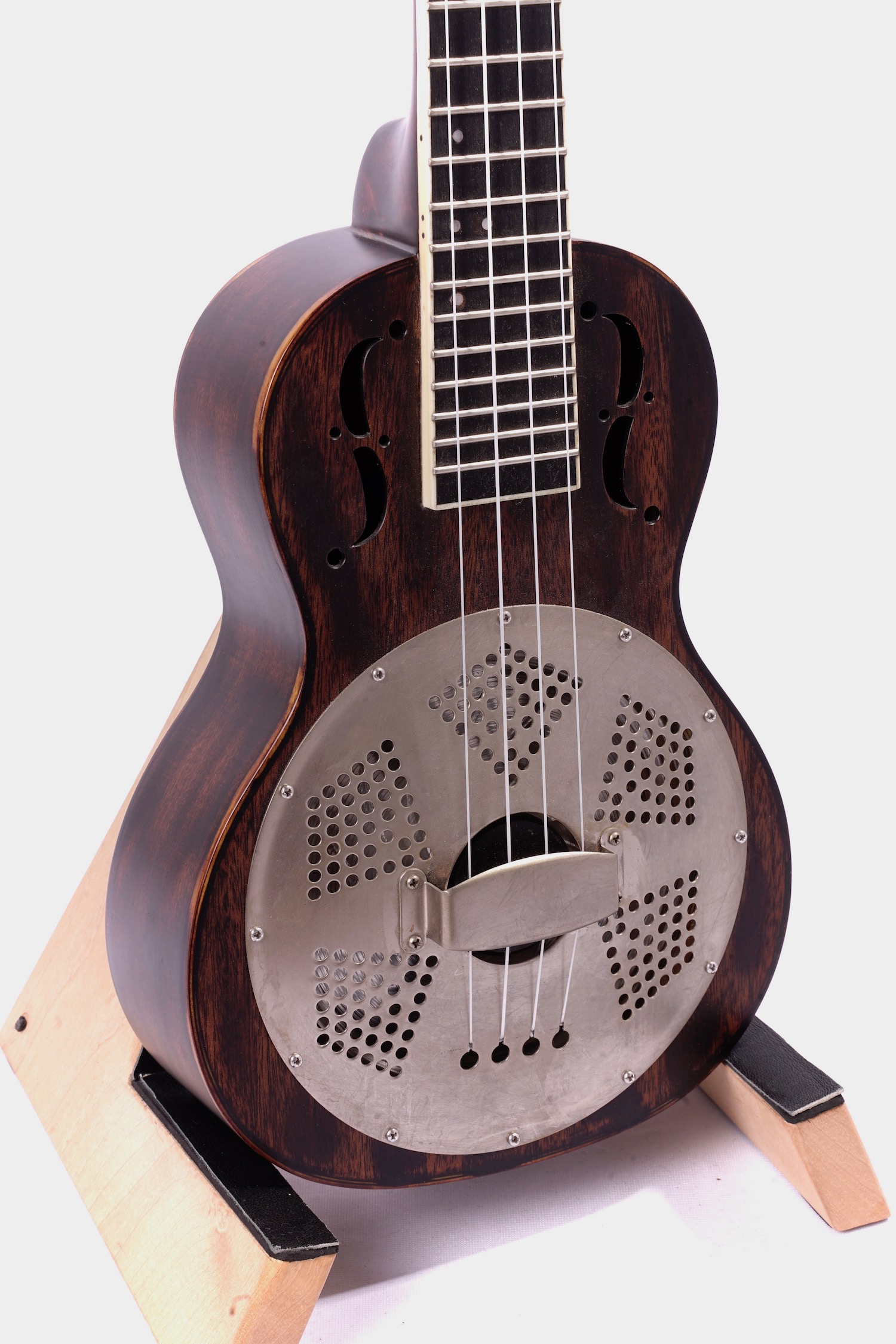 Resonatorukulele - Baton Rouge UV71 C SCR
